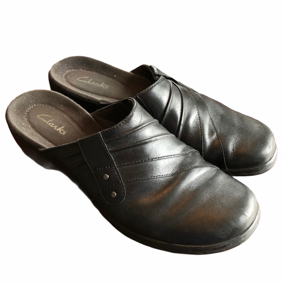 clarks black leather mules